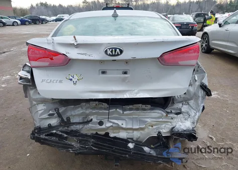 2017 Kia Forte Lx z USA, uszkodzony, nr VIN 3KPFL4A77HE032211